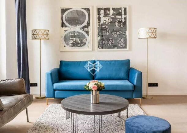 2020 Bellvoue Maison D'azur Portrait St. Tropez