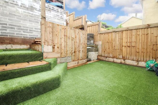 REAR GARDEN (Phot...