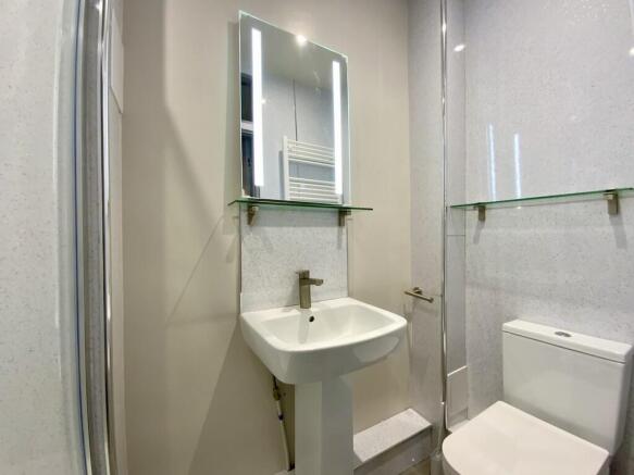 Studio to rent Image 5