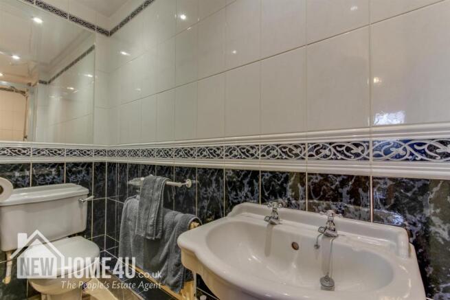 EN-SUITE: