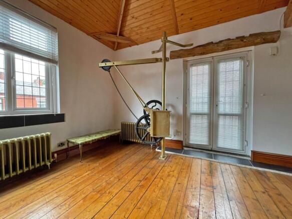 2 bed Apartment to rent Image 12