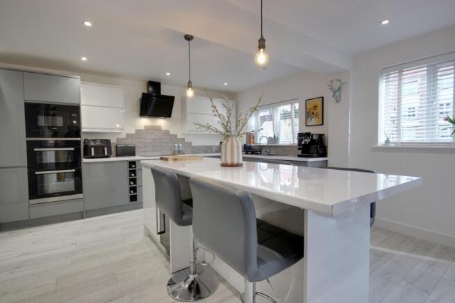 3 bed Terraced for sale Image 9
