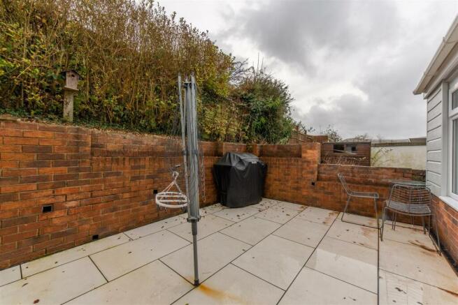 11 Hazel Close-24.jpg