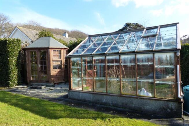 SUMMERHOUSE