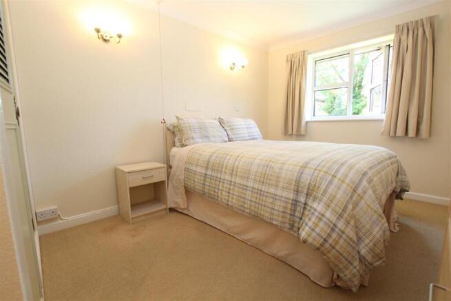 Wildern Lane, Hedge End, Southampton photo 4