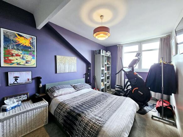 2 bed Flat for sale Image 9