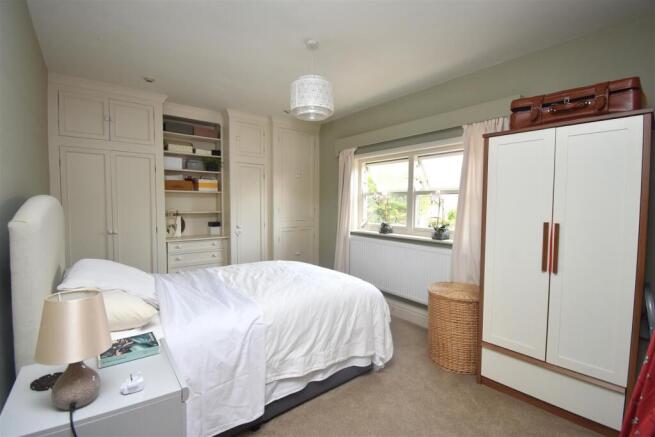4 bed Detached to rent Image 11