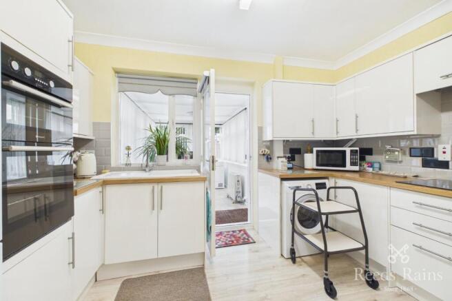 2 bed Bungalow for sale Image 8