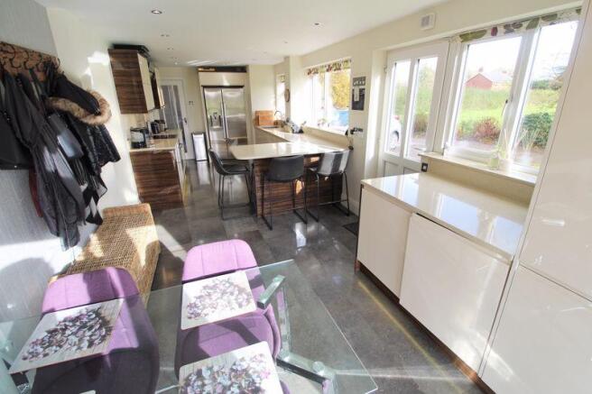 Dining/Kitchen