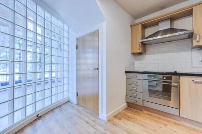 2 bed Flat for sale Image 6