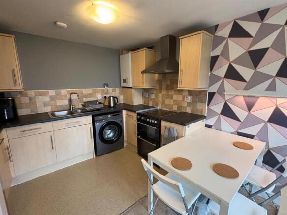 2 bed Apartment for sale Image 7