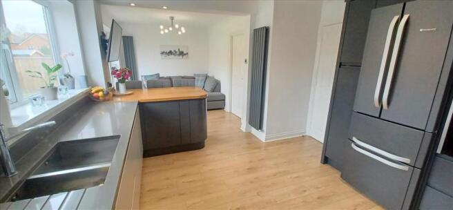 KITCHEN / BREAKFAST / SITTING ROOM