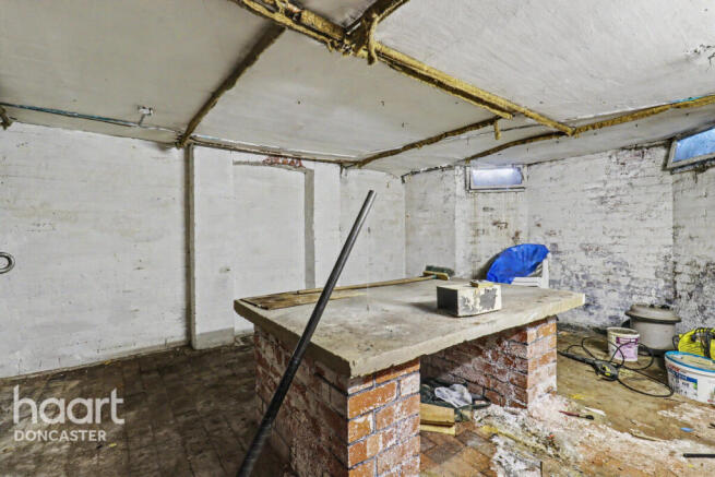 6 bed Semi-Detached for sale Image 12