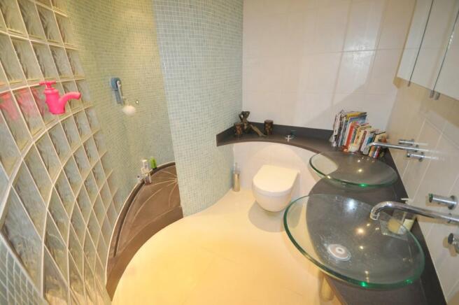 Ensuite to bed one