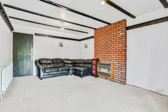 2 bed Flat for sale Image 4