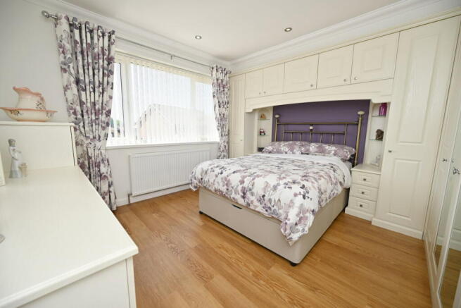 2 bed Detached Bungalow for sale Image 8