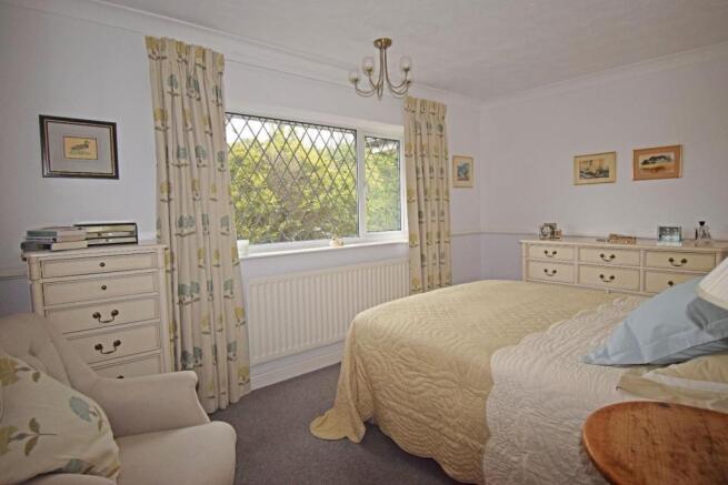 6 Lickey Grange, bed 1.jpg