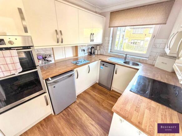 3 bed Semi-Detached for sale Image 12