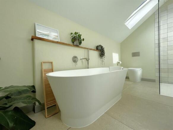 BATHROOM IV.jpeg