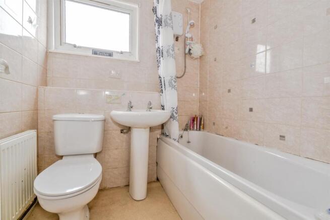 Mossley Close, Walsa