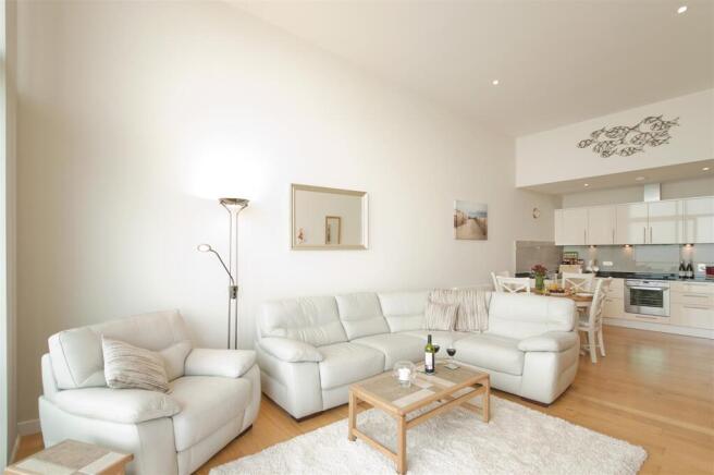 living_area_02.jpg