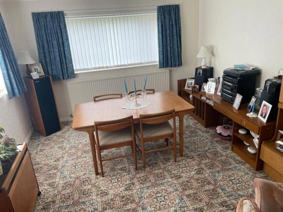 5 bed House for sale Image 7