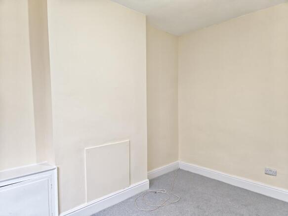 BB11 3LF 100 Dall Street Burnley Living Room1 02.jpg T202601292010.jpg
