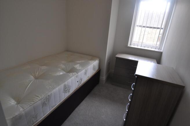 2 bed Apartment to rent Image 9