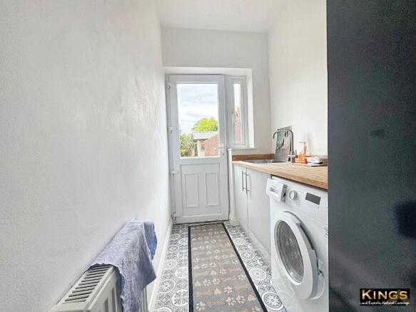 4 bed Detached for sale Image 11