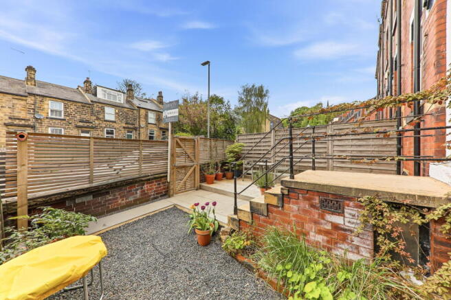 Fern Grove, Kirkstall, Leeds, LS5 3HY photo 4