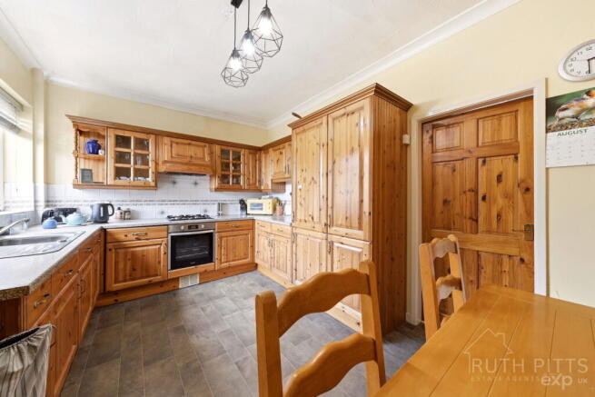 3 bed Terraced for sale Image 7