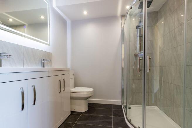 Ensuite to Bed 1
