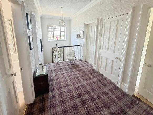 4 bed Detached for sale Image 10