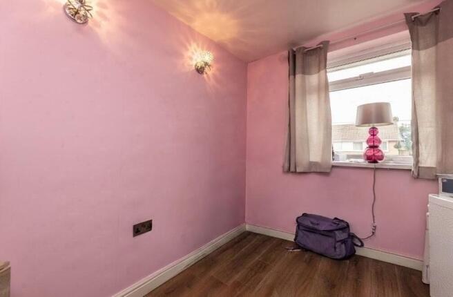 4 bed Semi-Detached for sale Image 11