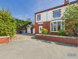 96, Whitelake Avenue, Urmston, Flixton M41 5QW