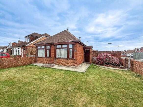 2-bed detached on Bayly Avenue, Portchester,, £325,000