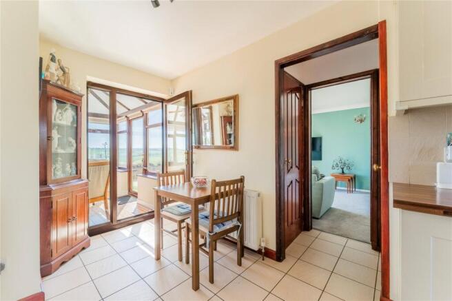 4 bed Detached for sale Image 10