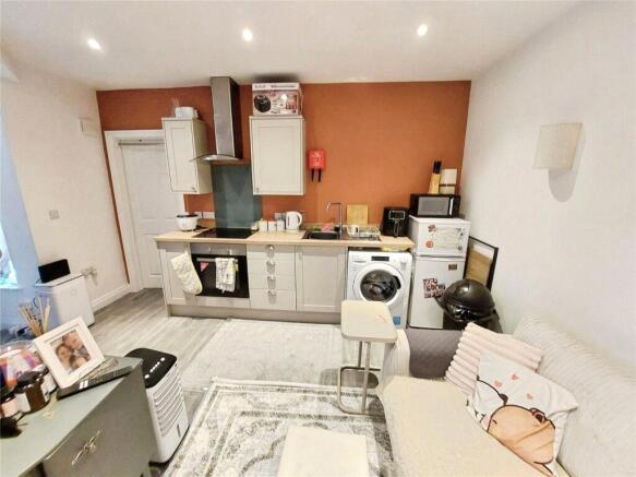 Lounge / Kitchen
