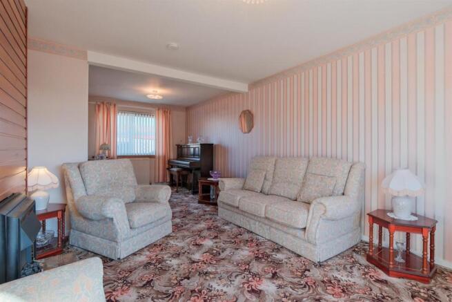 001-2 Islay Quadrant Wishaw ML2 0T.jpg