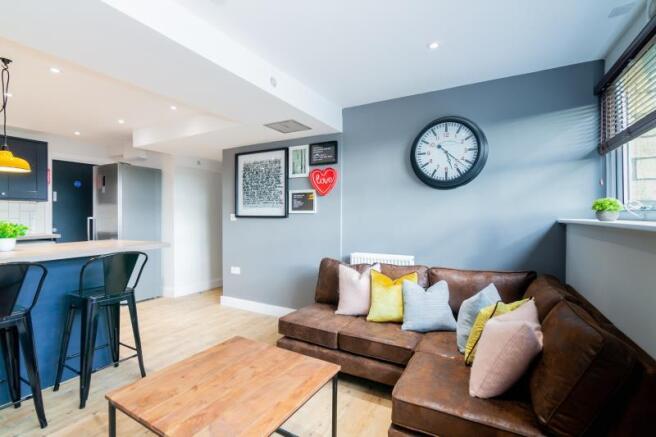 3 bed Flat to rent Image 4