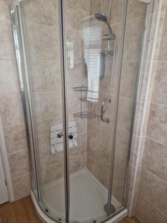 3 bed Semi-Detached to rent Image 11
