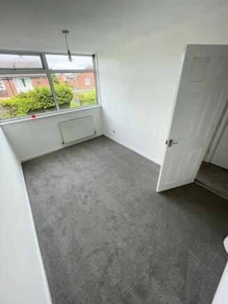 2 bed Apartment to rent Image 4