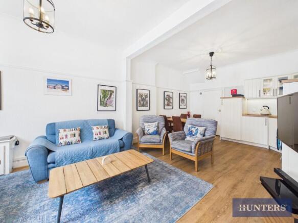 2 bed Flat for sale Image 8