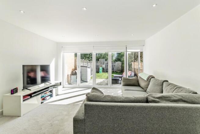 Windmill Close, Caterham, Surrey, CR3 photo 4