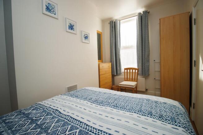 2 bed Flat for sale Image 5