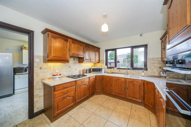 kitchen 1.jpg