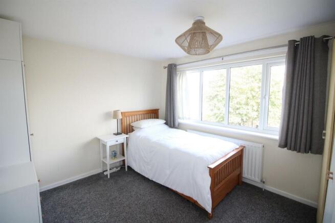 Bed2.JPG
