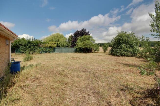 4 bed Detached Bungalow for sale Image 7
