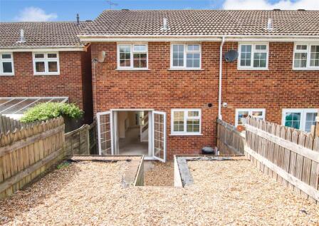 Samber Close, Lymington, Hampshire, SO41