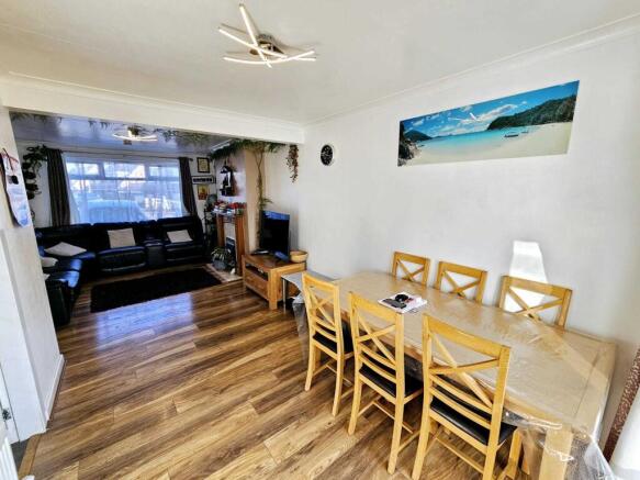 3 bed Semi-Detached for sale Image 5